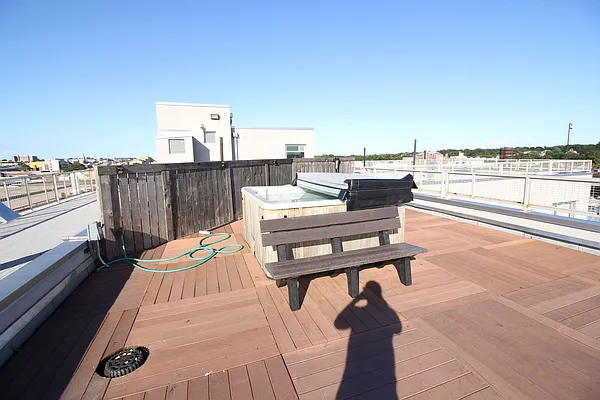 Rented by Nooklyn NYC LLC | media 31