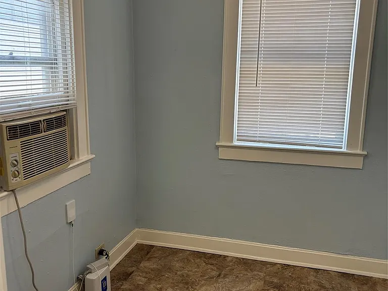 4304 Pease St #1/2 — Photo 8