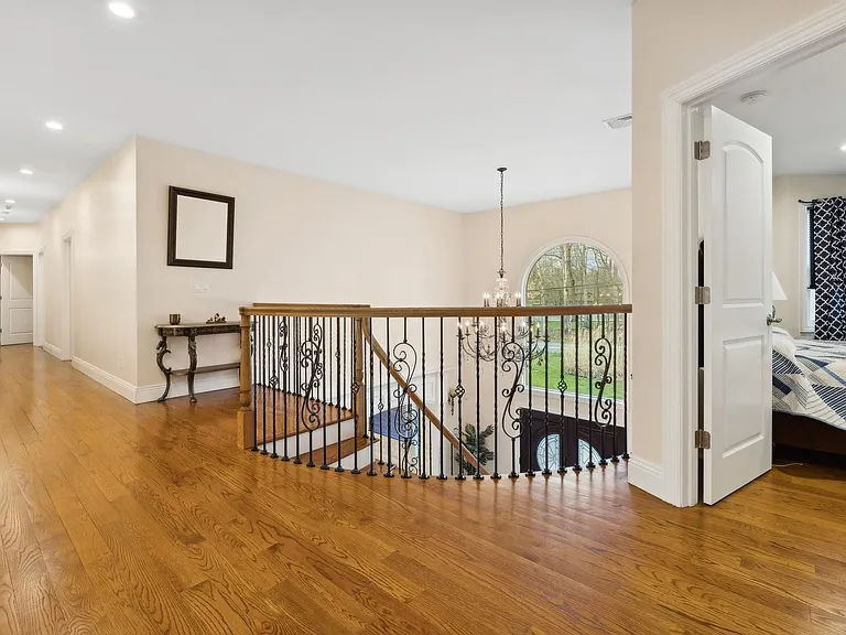 324 Lake St — Photo 37