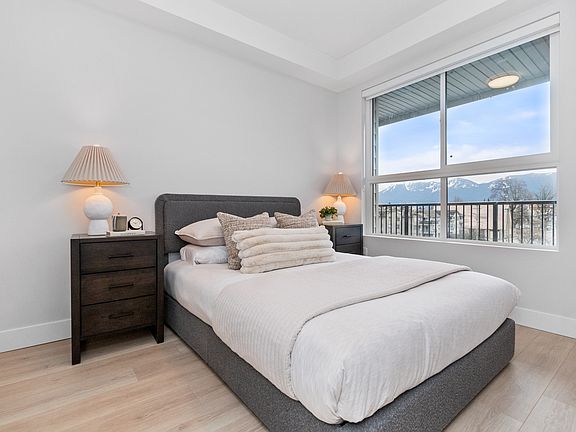 5th image of 45754 Wellington Ave #402
