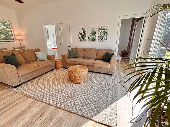 2nd image of 1636B Huli Rd #B