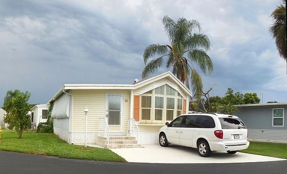 1st image of 13 Onyx Dr #13