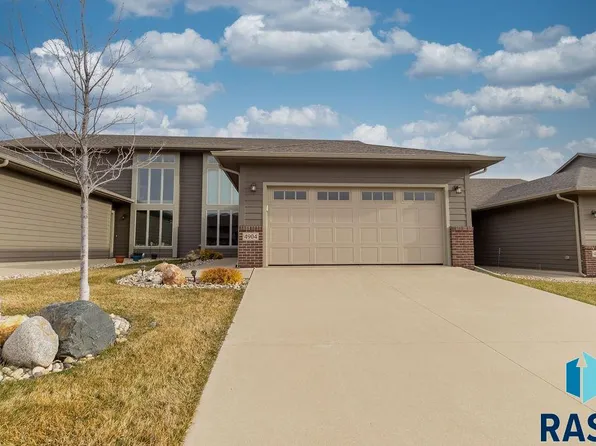 4904 E 63rd St, Sioux Falls, SD 57108