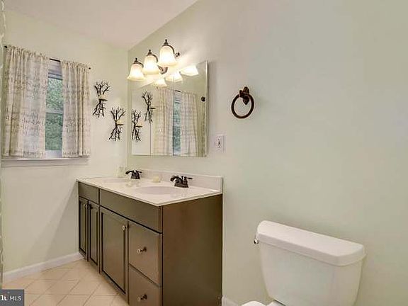 5th image of 4652 Poole Rd #1