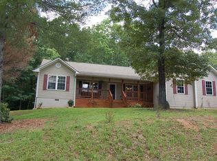 456 Quail Cove Cir, Warne, NC 28909