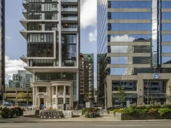 426 University Ave, Toronto, ON
