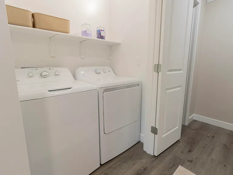 2700 Emery Dr — Photo 33