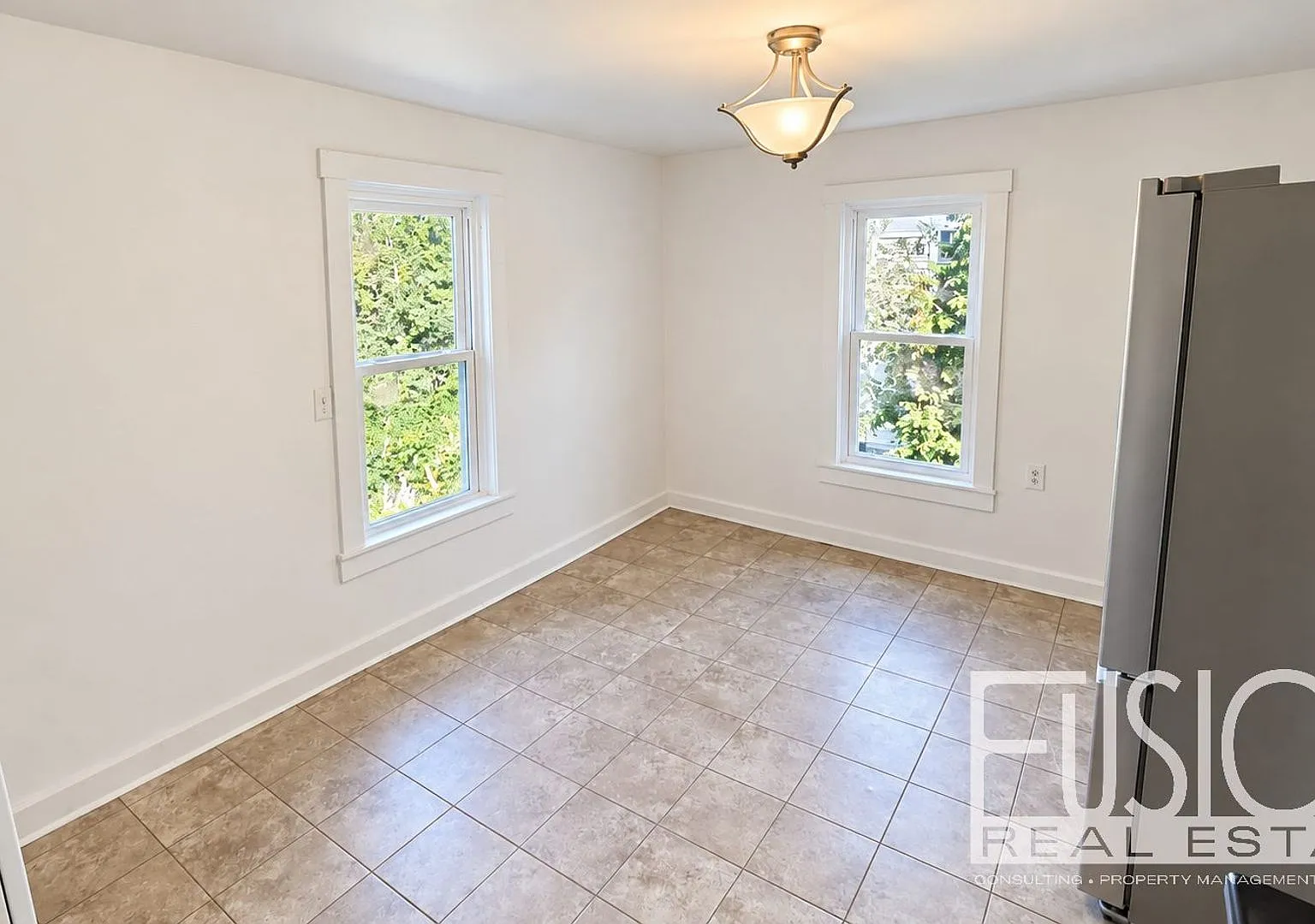 340 Manhattan Drive — Photo 2