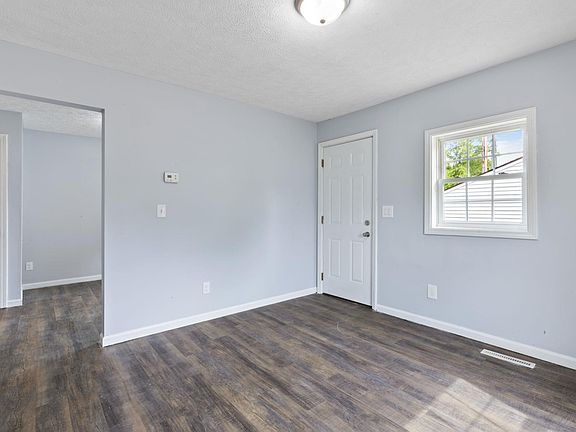5th image of 517 Capitol Blvd