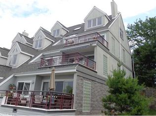 434 Popes Island Rd, Milford, CT 06461