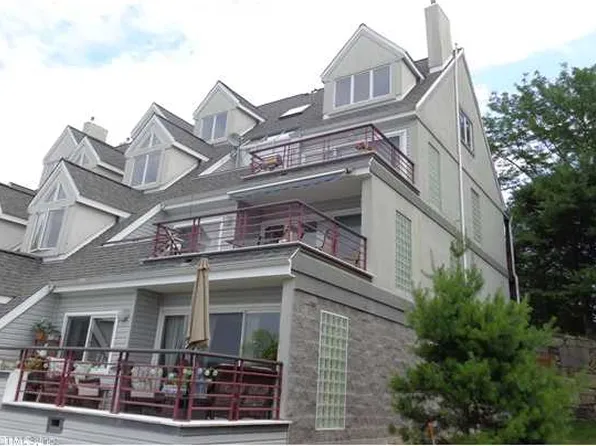 434 Popes Island Rd, Milford, CT 06461
