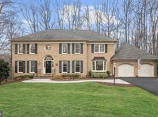 7528 Rambling Ridge Dr, Fairfax Station, VA 22039