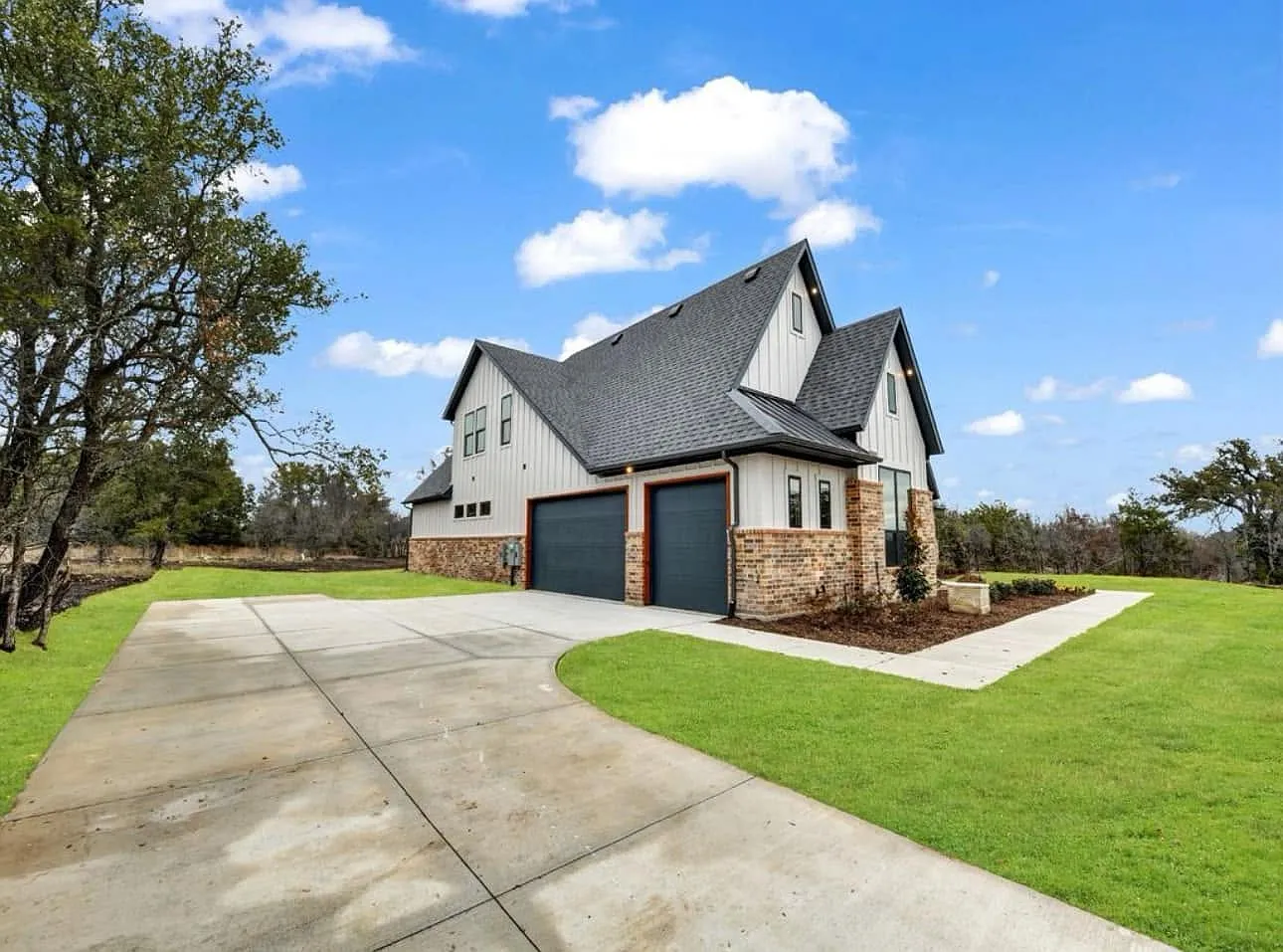 3 bed, 3009 sqft, $5,000 — Photo 3