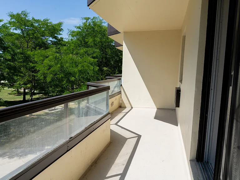 655 Windermere Rd — Photo 36