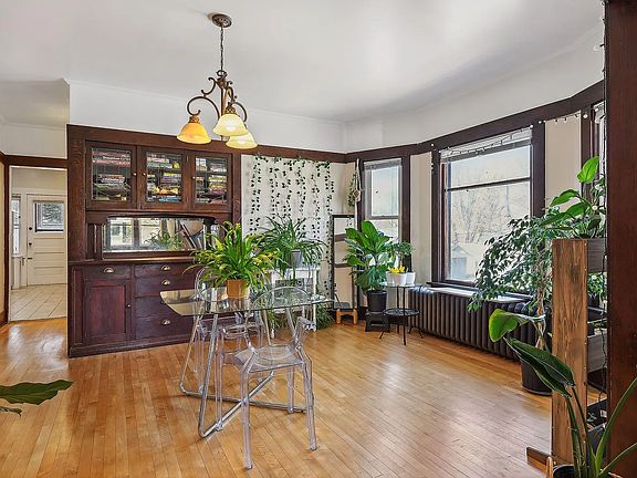 2nd image of 1612 Van Buren Ave APT 4