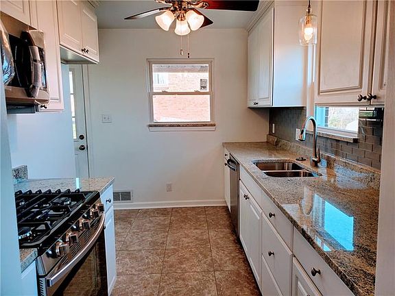 5th image of 249 Crescent Dr