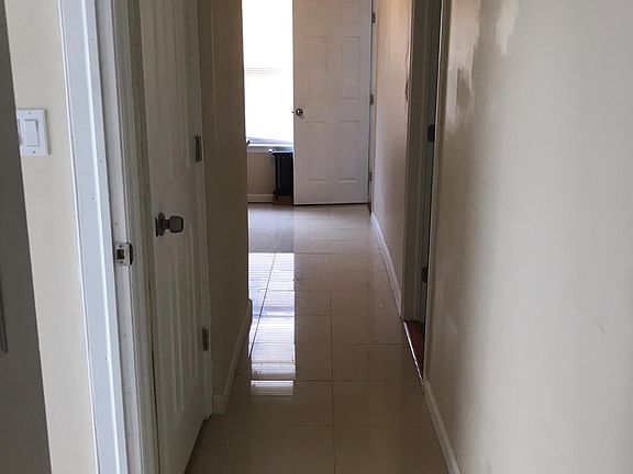 4th image of 8925 Lyman St