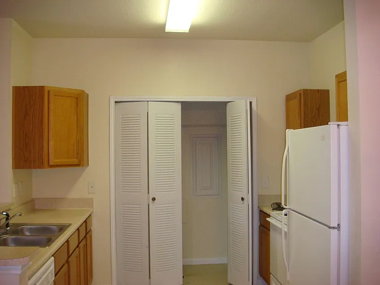 447 W Longleaf Dr #708 — Photo 8