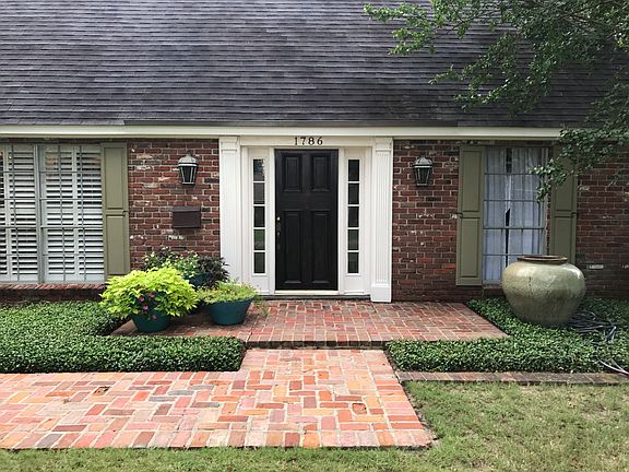 2nd image of 1786 Camellia Dr