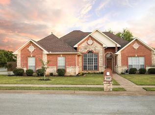 609 Acorn St, Pilot Point, TX 76258