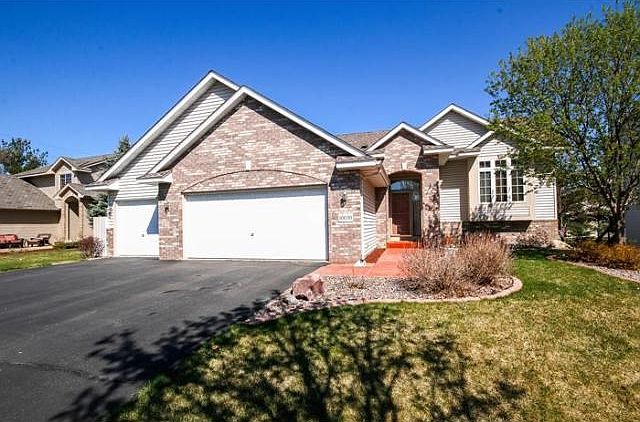 1st image of 10030 Oakwood Ct N