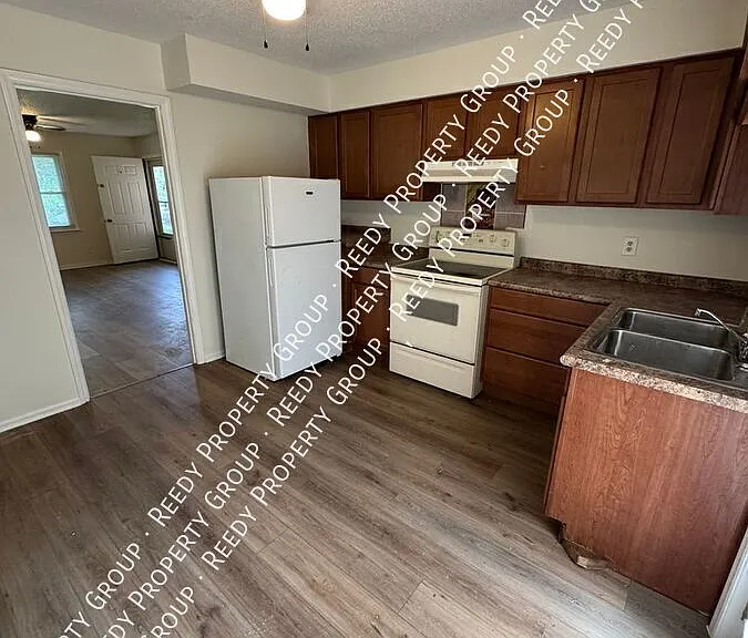 133 Clint Ct #B — Photo 3