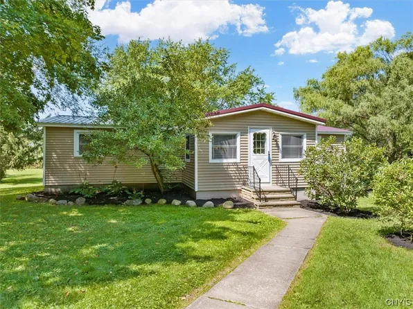 1671 Whiting Rd, Memphis, NY 13112