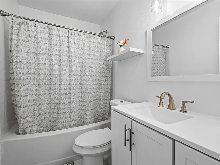 4413 Whispering Valley Dr #D — Photo 11