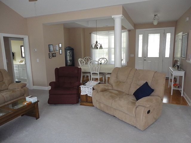 2nd image of 428 Sandlewood Dr NW