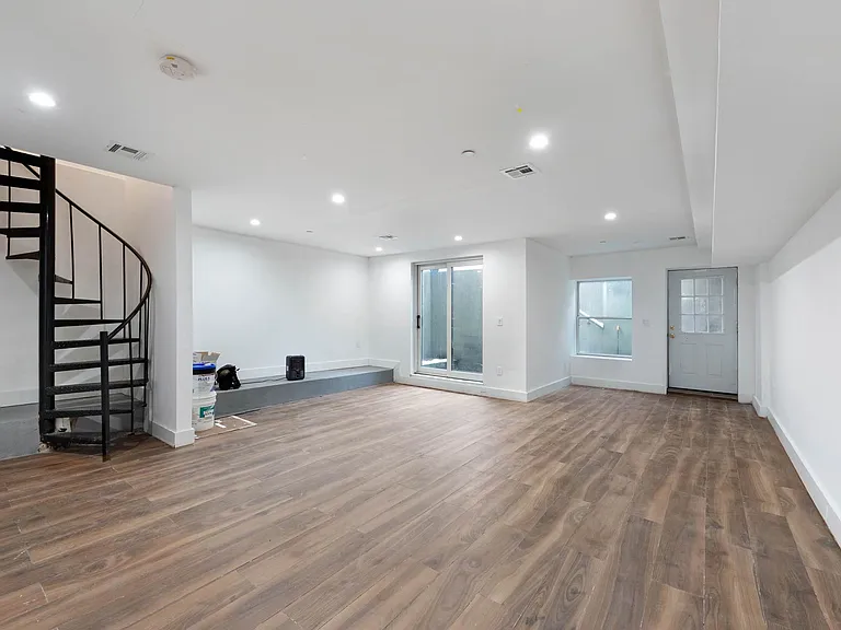 157 Lexington Ave #1 — Photo 18