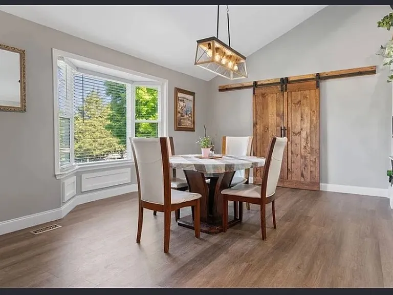 3704 Hilldale Dr NE — Photo 12