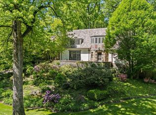 8 South Dr, Larchmont, NY 10538