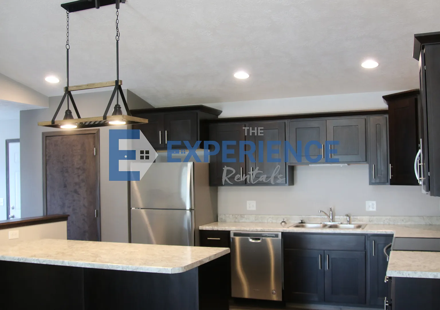 East Sioux Falls 4-Bedroom Townhome Style, Space & Convenience! — Photo 1