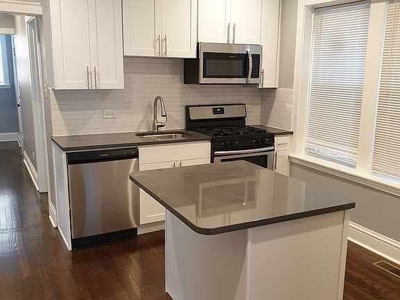4th image of 5653 N Talman Ave