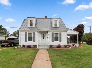 85 16th St, Clintonville, WI 54929