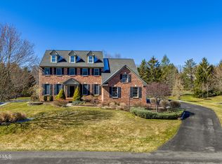 7 Shelbourne Drive, Loudonville, NY 12211