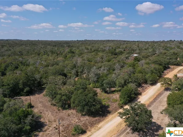 425 Knight Ln, Harwood, TX 78632