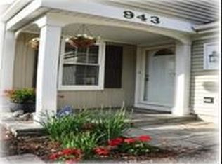 943 Oswego Rd, Naperville, IL 60540