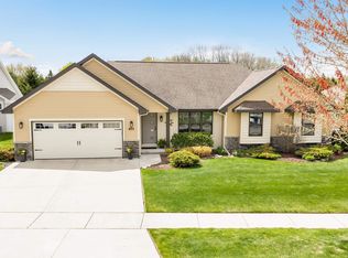 605 Pebblestone Cir, Oneida, WI 54155