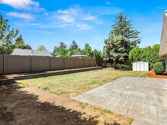 3rd image of 1522 NE 21st St
