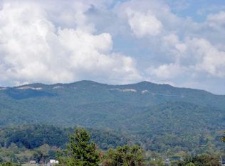 108 Fox Hollow Rd, Townsend, TN 37882