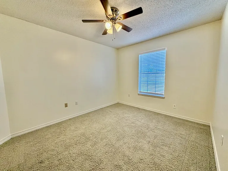 437 S Shore Dr — Photo 7