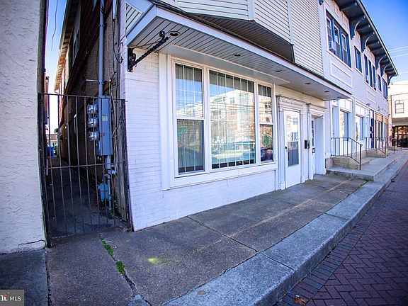 2nd image of 14 W High St APT A