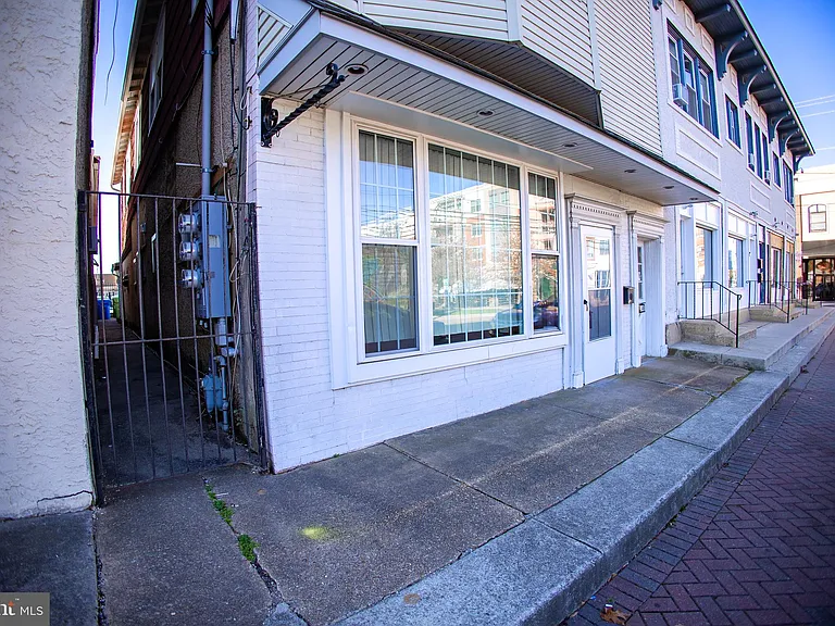 14 W High St #A — Photo 2