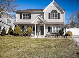 2495 2nd St, East Meadow, NY