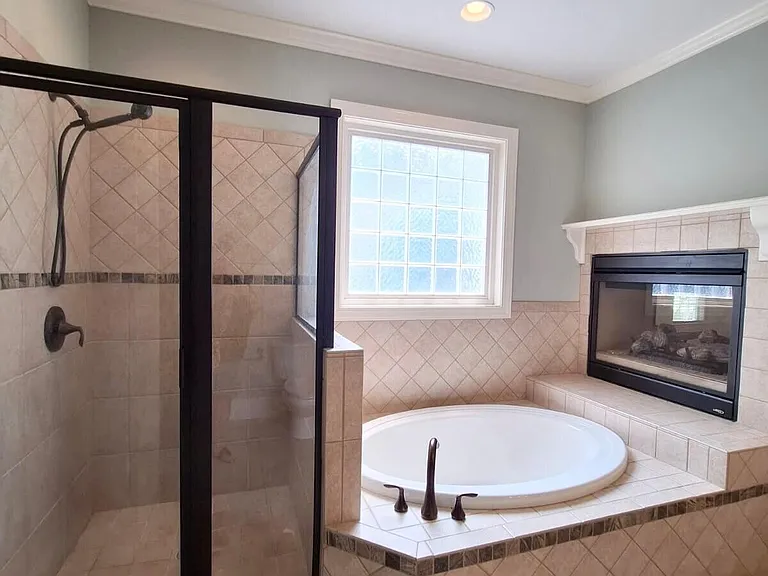 168 Blackwater Dr — Photo 14