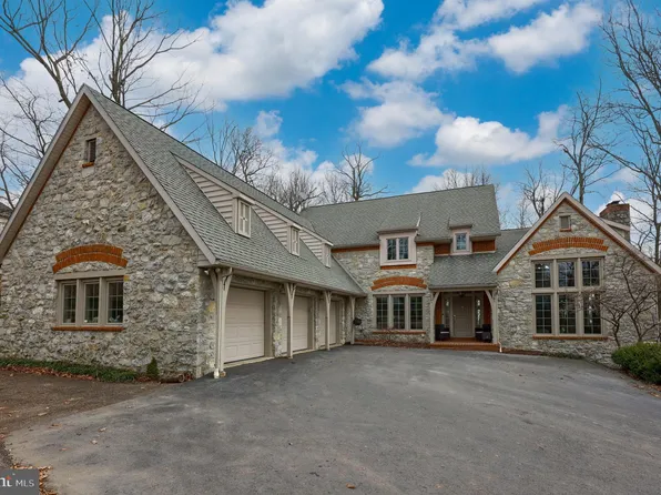 333 E Woods Dr, Lititz, PA 17543