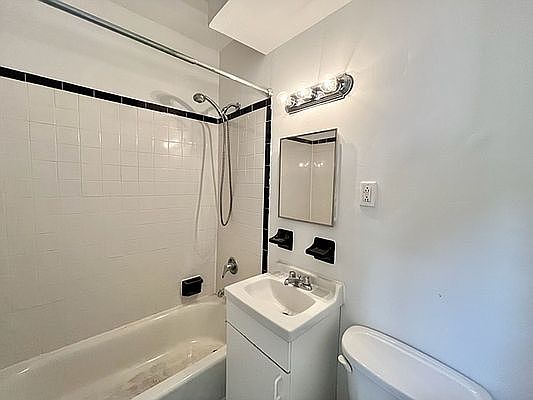 4th image of 515 E 6th St APT B6