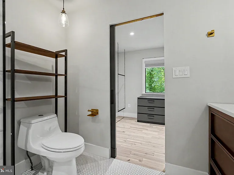 2105 Glencourse Ln — Photo 31