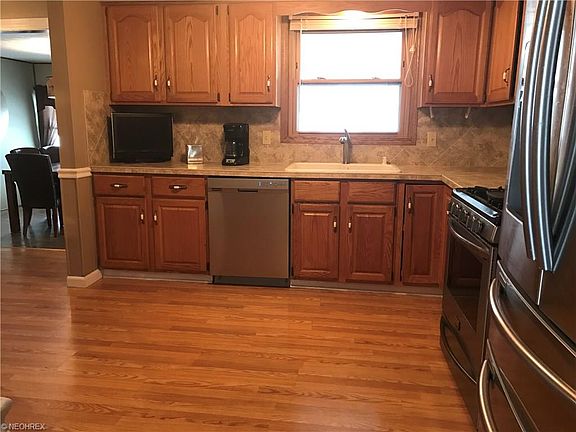 4th image of 3663 Highmeadow Dr